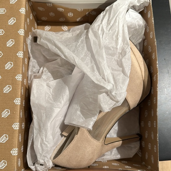 NIB Call It Spring Heels - Picture 3 of 8